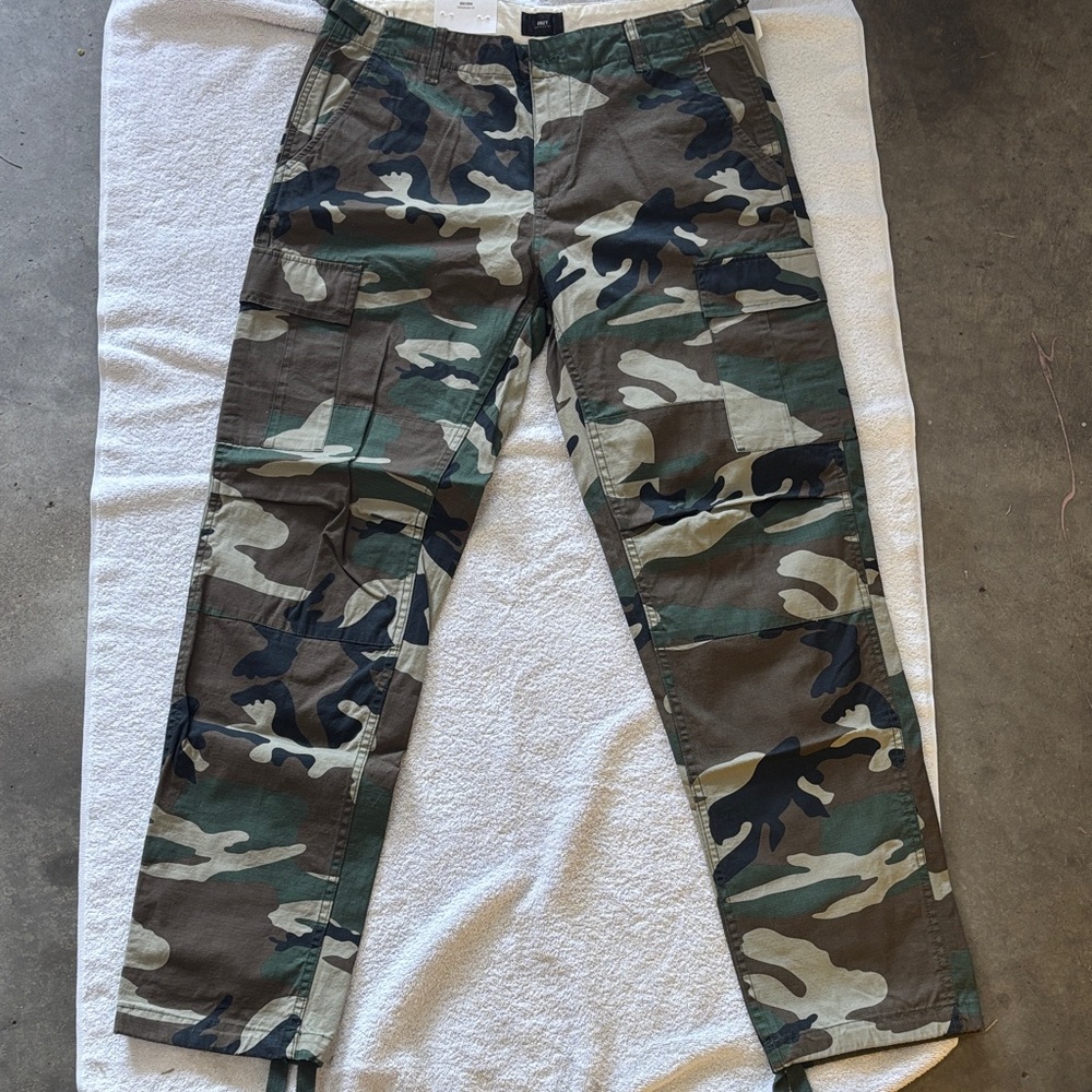 Obey Men's Camo Cargo Pants - Green/Brown/Black